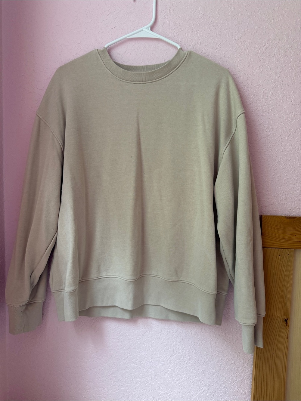American Eagle Outfitters Taupe Crewneck Sweatshirt